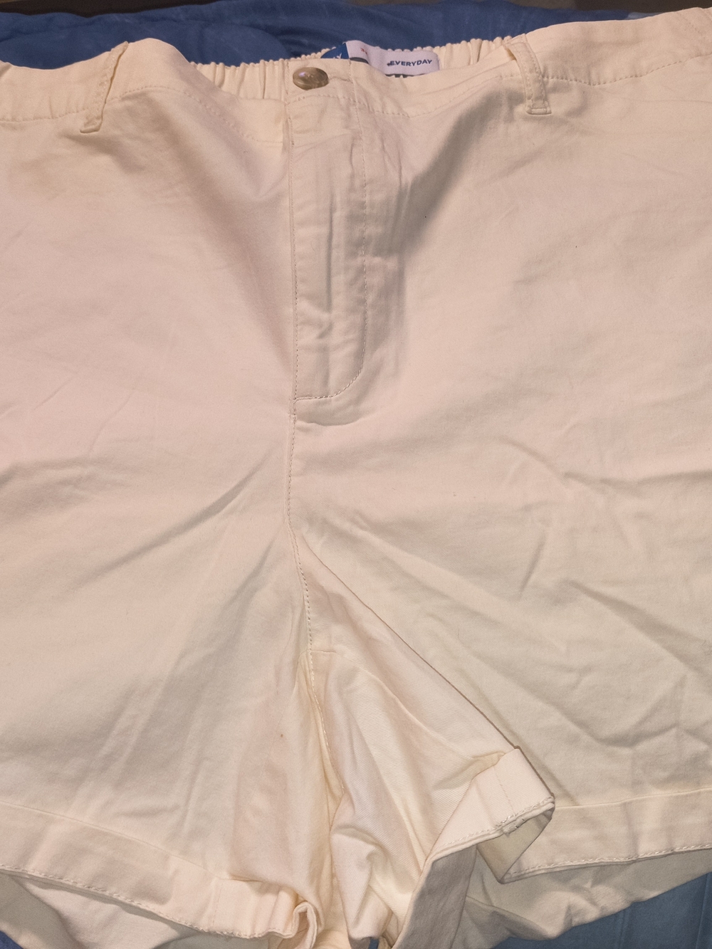 Old Navy Women's 3xl Cream Flat-Front Shorts